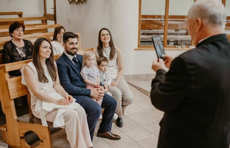 Jak získat všechny fotky od svatebních hostů ze svatby? Vyřeší to Snapshare.cz